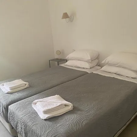 Liz E Mao * Vlachopoulatika